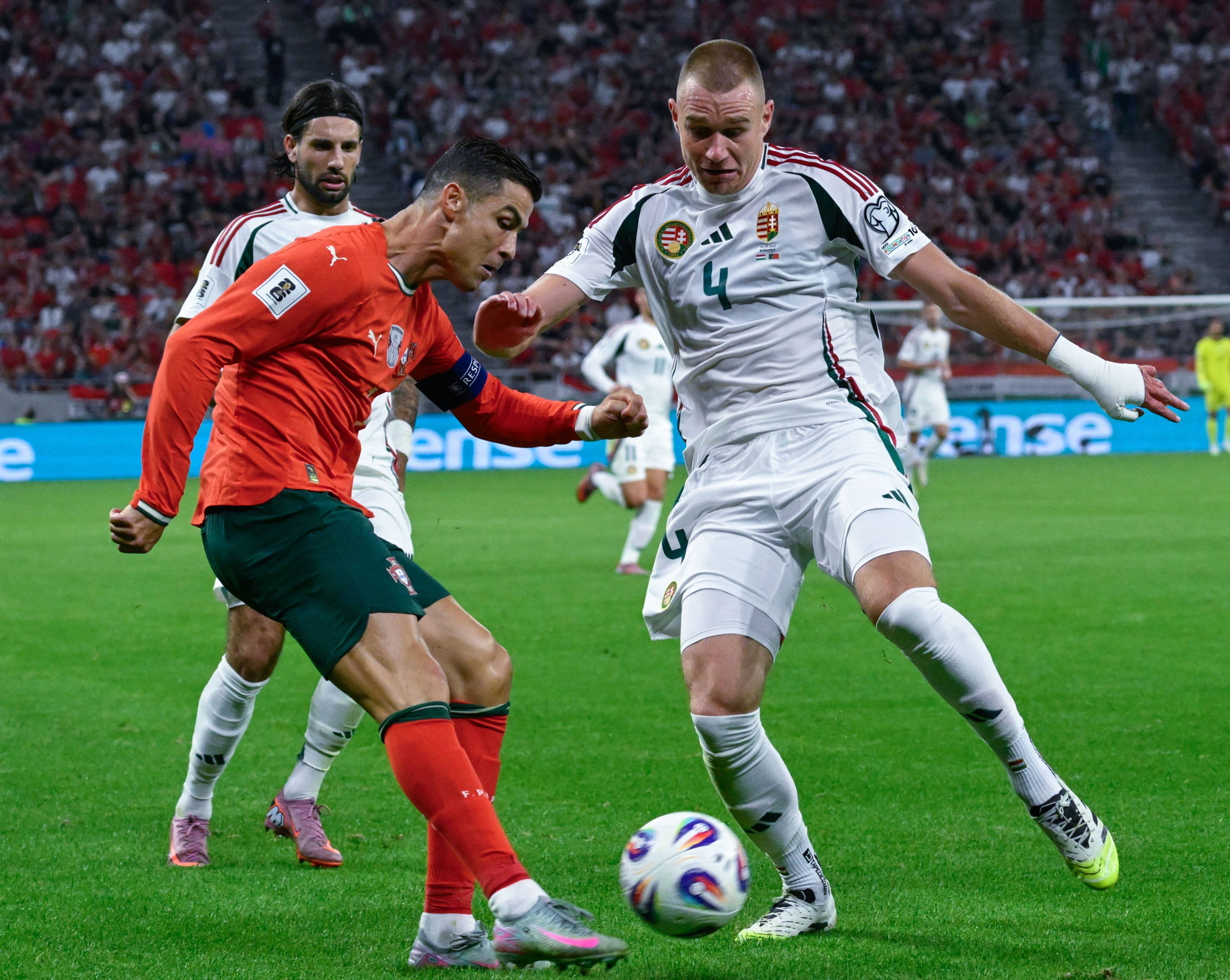 开云官网-葡萄牙体育训练开放日，加时末段门线救险引欢呼，西甲在即，训练强度明显提升的简单介绍