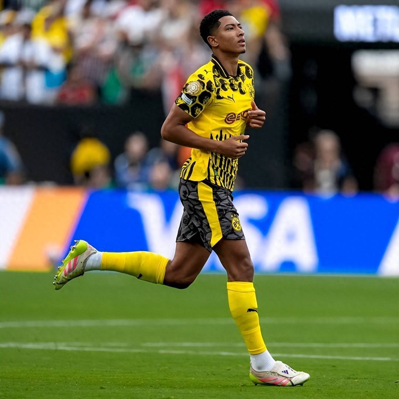 开云体育官网-赛地聚焦——德国杯国际比赛日热度飙升；多特蒙德复出首秀；媒体盛赞；球队文化再被提及的简单介绍