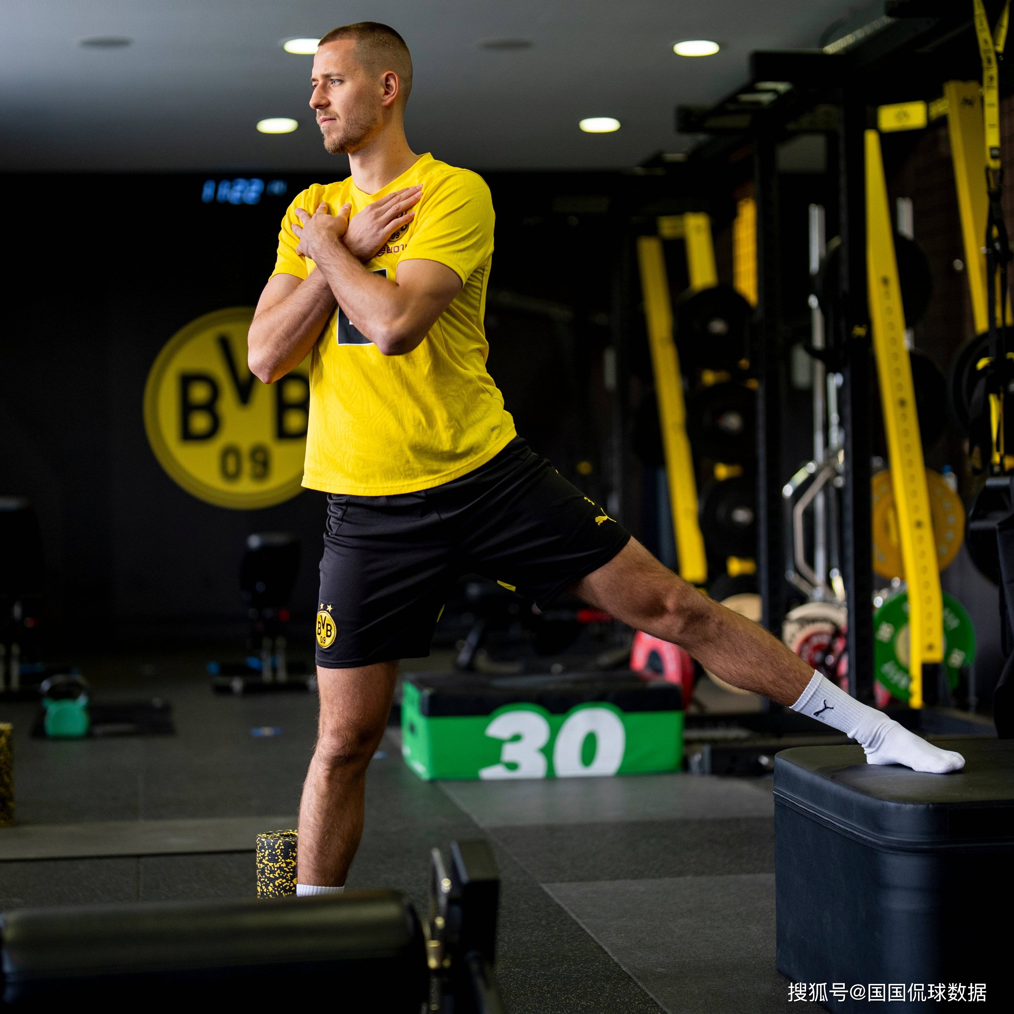 kaiyun,-门德斯潇洒拉球戏耍亚马尔